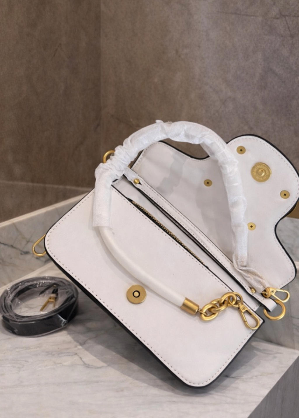 Bolsa Valentino com zircone