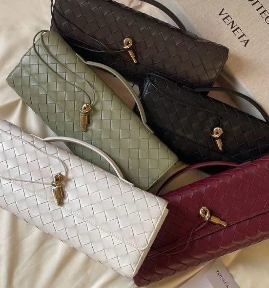 Bolsa Bottega Clutch